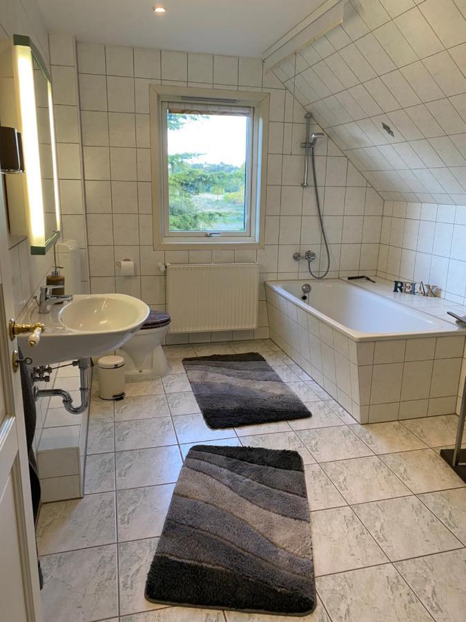Freistehendes Einfamilienhaus Mit Boddenblick Naehe Ostsee Fuhlendorf  ภายนอก รูปภาพ